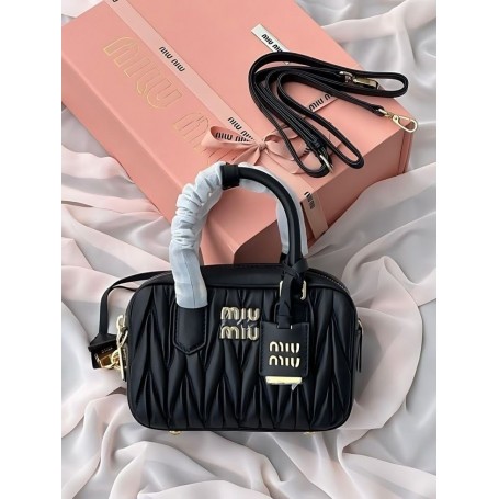 Miu Miu Deri Çanta Siyah